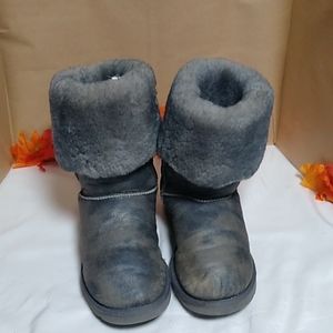 UGG boots sz 9